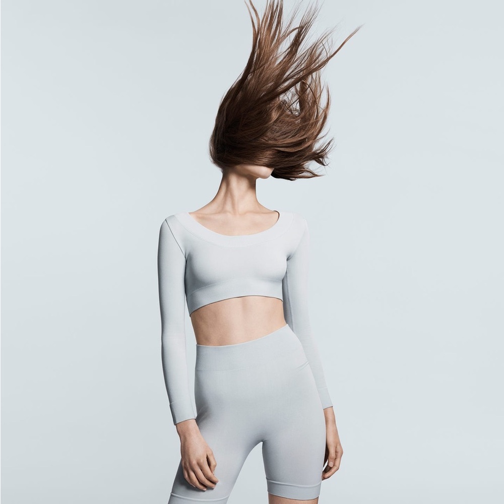 Rare Alexander Wang Uniqlo off shoulder crop top